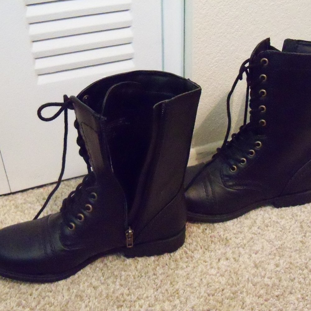 Womens Combat-style boots